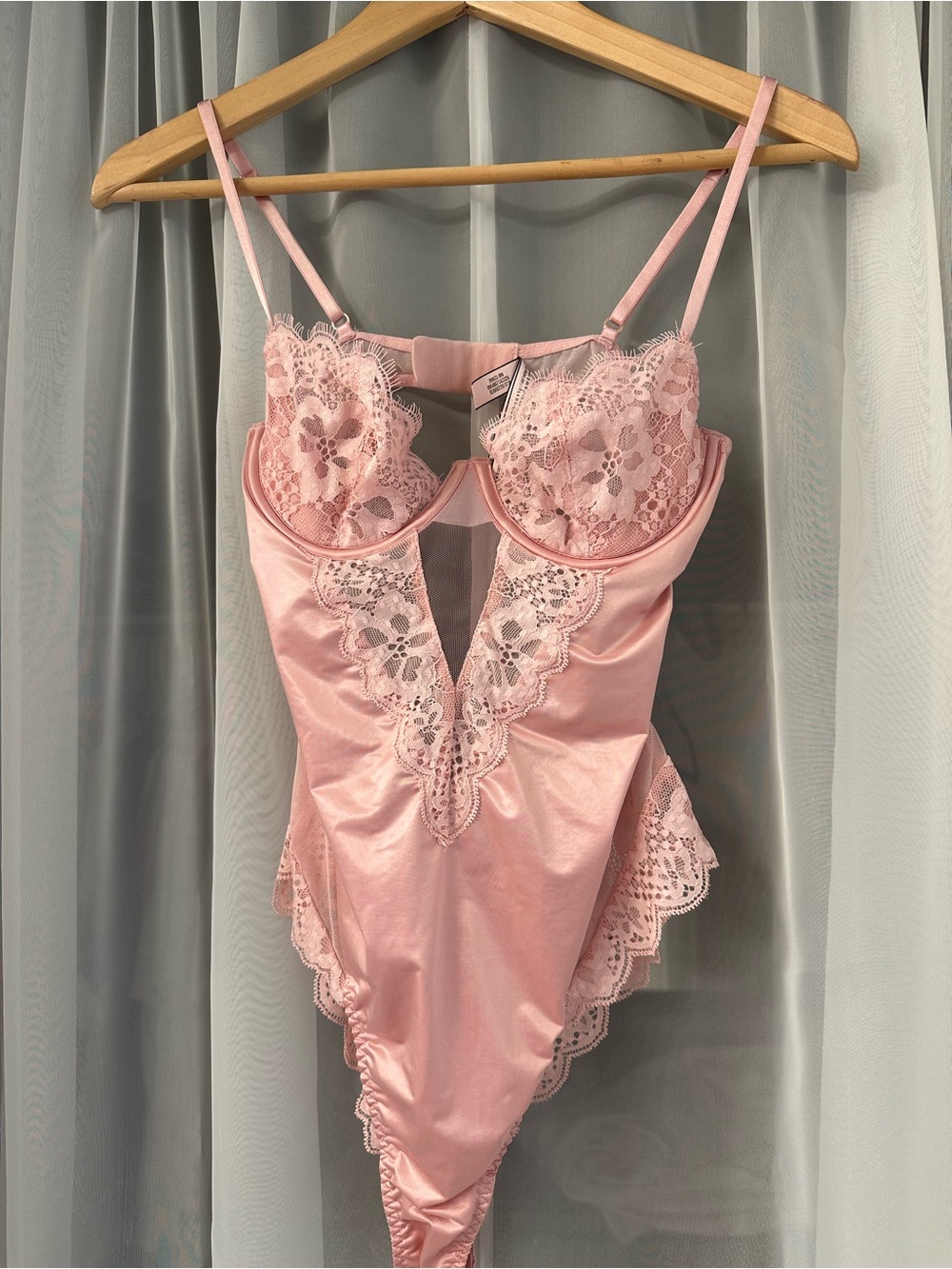 Delicate Lace Satin Teddy - Pink